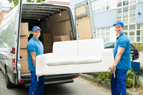 Moving van service for homes and flats in Norwood Green